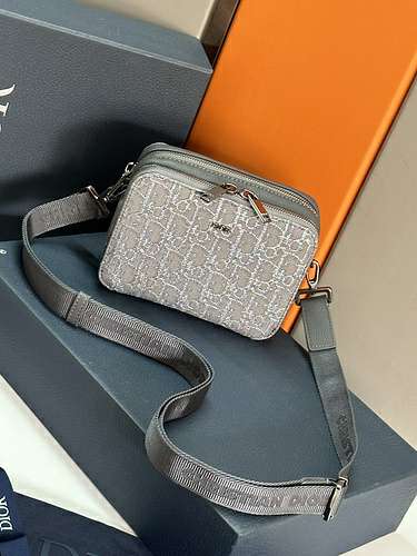 Picture of Dior Mens Bags _SKUfw141315407fw